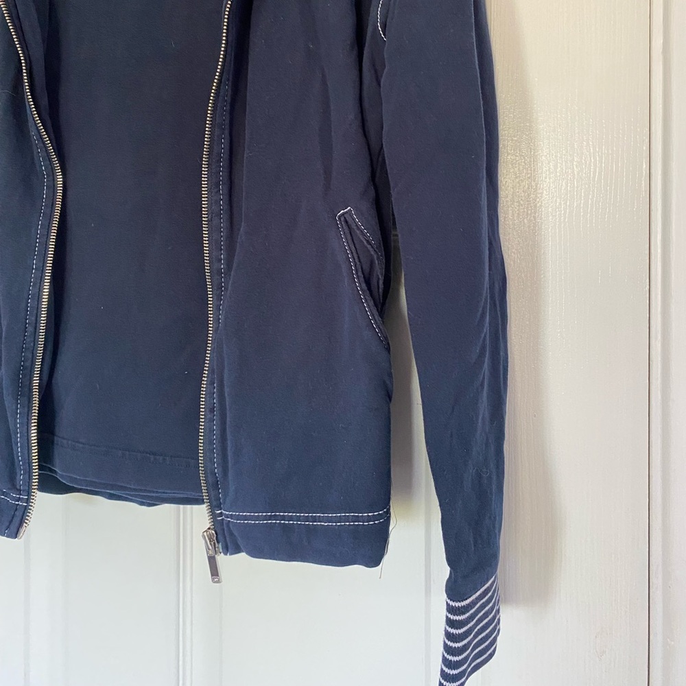 Jones New York Signature Navy Exercise tracksuit Suit with White Piping - Picture 2 of 4